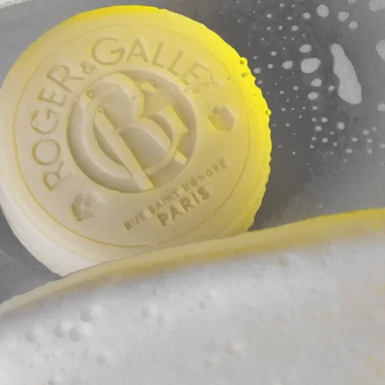 ROGER & GALLET Αρωματικό Σαπούνι COLOGNE TWIST Perfumed Soap - 100gr